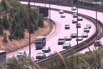 Tatilcilerin dönüşü Kocaeli geçişini hareketlendirdi
