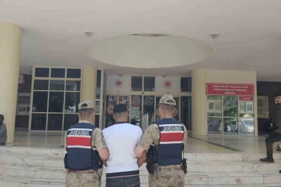 Hırsızlık suçundan aranan şahıs yakalandı
