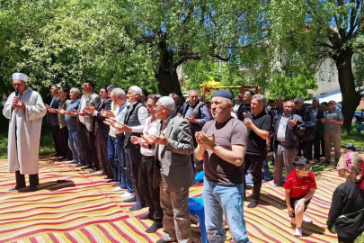 Hisarcık Yukarı Yoncaağaç köyünde şükür duası düzenlendi
