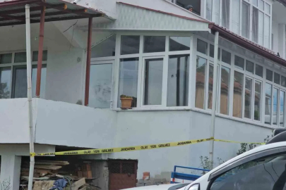 28 yaşındaki genç evinde ölü bulundu, kız arkadaşı gözaltında
