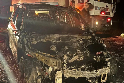 Bolu’da seyir halindeki otomobil alev alev yandı
