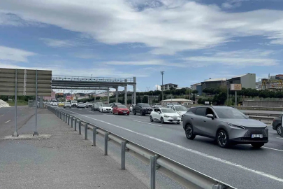 Bayram dönüşü Çamlıca Gişeleri’nde yer yer yoğunluk oluştu
