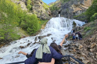 Derebağ Şelalesi’nde bayram coşkusu
