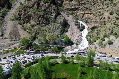 Kanispi Şelalesi bayramda ziyaretçi akınına uğradı
