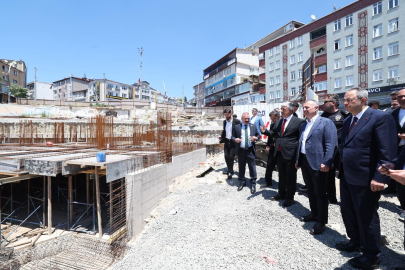Başkan Büyükakın, Kent Meydanı projesini inceledi