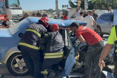 Darıca’da feci kaza! Şerit değiştiren sürücü karşı araçla çarpıştı