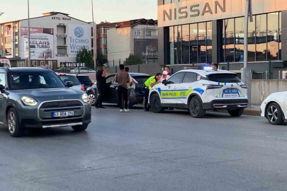 Peş peşe kazaya karışıp mağdurları darbetti